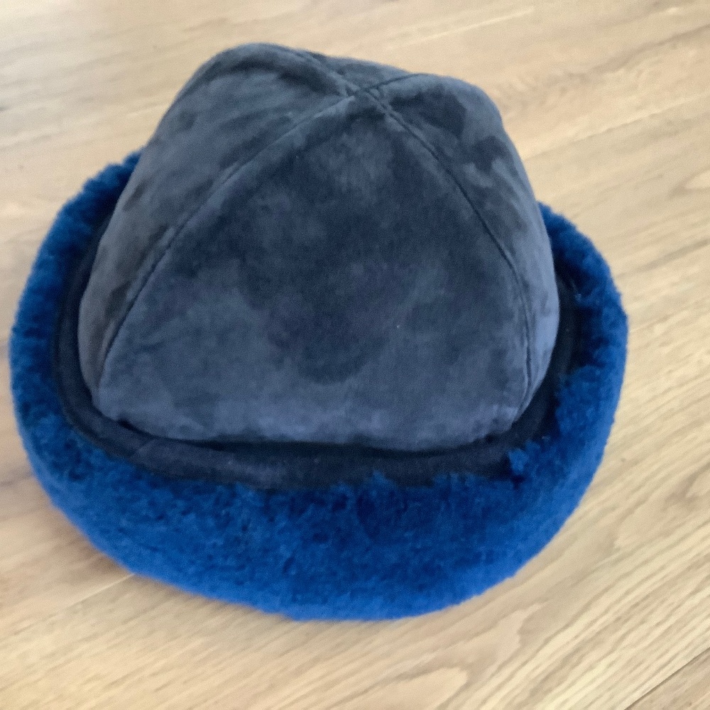 Sheep skin and suede hat - NEW